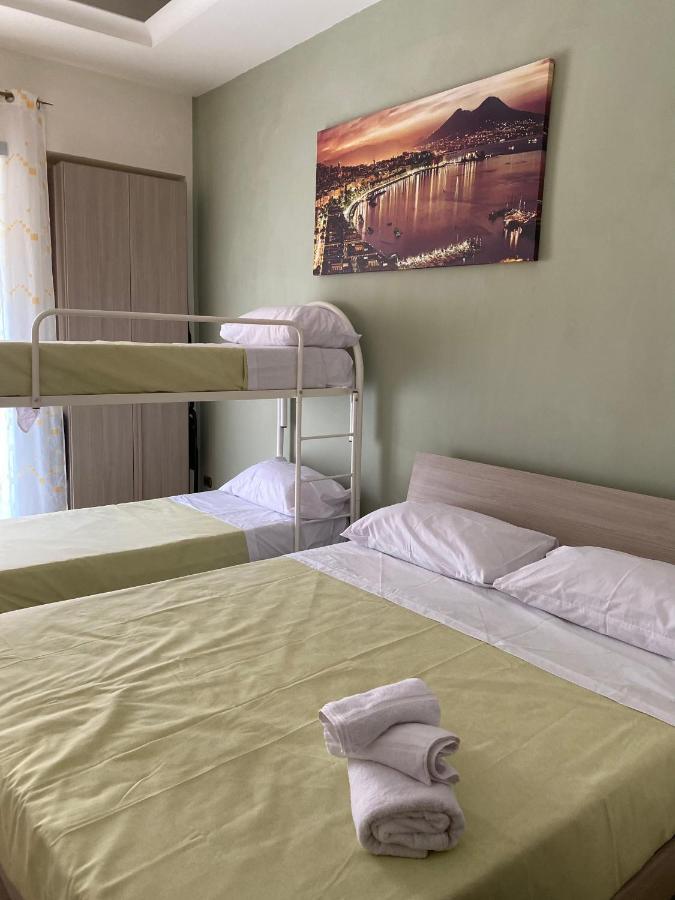 Hotel Falu Napoli Centro Camera Con Cucina E Bagno Privato Exterior foto