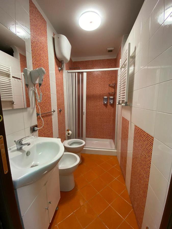 Hotel Falu Napoli Centro Camera Con Cucina E Bagno Privato Exterior foto