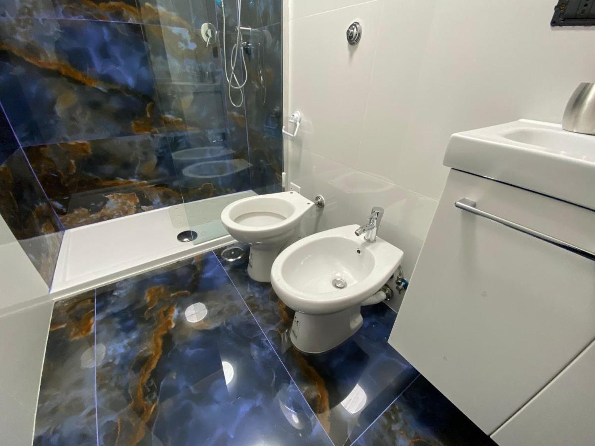 Hotel Falu Napoli Centro Camera Con Cucina E Bagno Privato Exterior foto