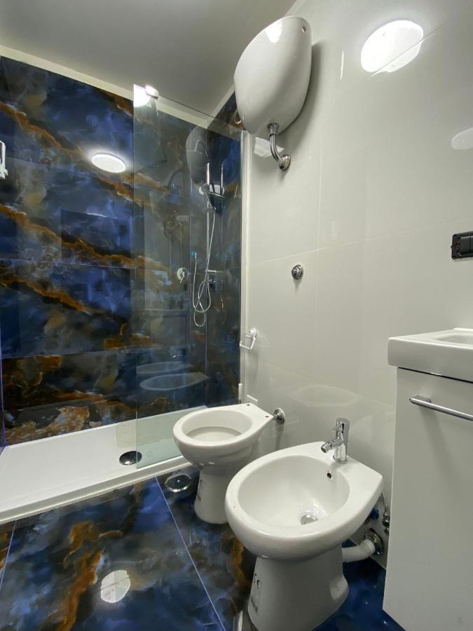 Hotel Falu Napoli Centro Camera Con Cucina E Bagno Privato Exterior foto